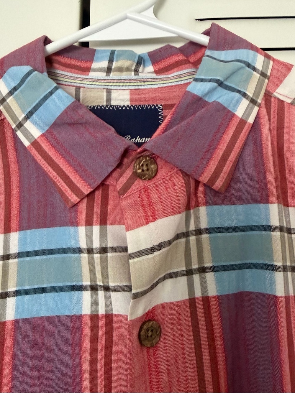 Tommy Bahama Salmon Pink and Blue Plaid Short-Sleeve Button-Down Shirt Size M - Picture 5 of 7